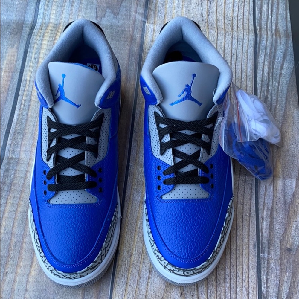 Jordan 3 Retro Varsity Royal Cement